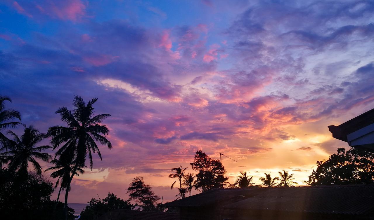 White Villa Beach Resort Mirissa Bagian luar foto